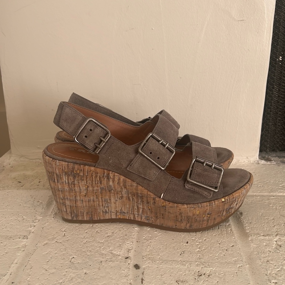 Trask Pats grey sandle heel